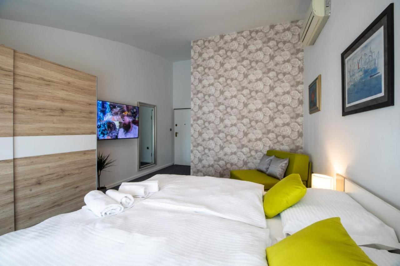 Four Roses Bed & Breakfast Zagreb Bagian luar foto