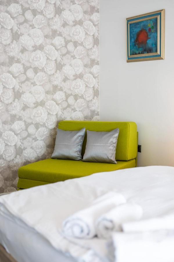 Four Roses Bed & Breakfast Zagreb Bagian luar foto