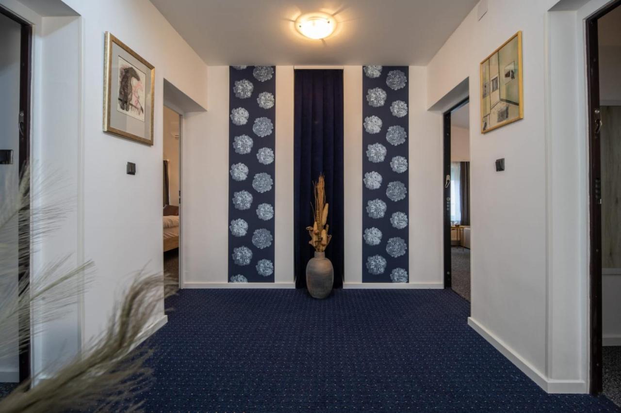 Four Roses Bed & Breakfast Zagreb Bagian luar foto