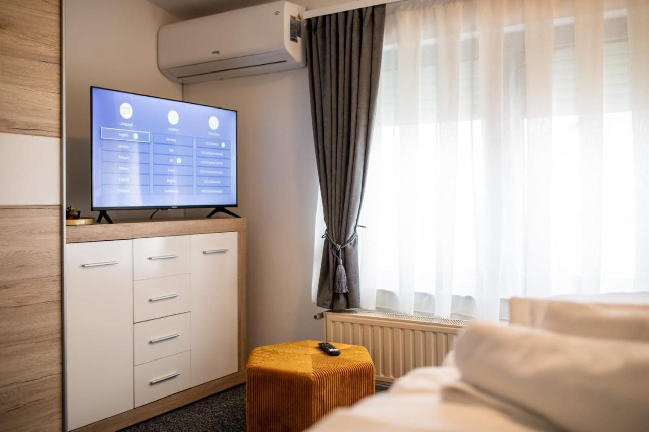 Four Roses Bed & Breakfast Zagreb Bagian luar foto