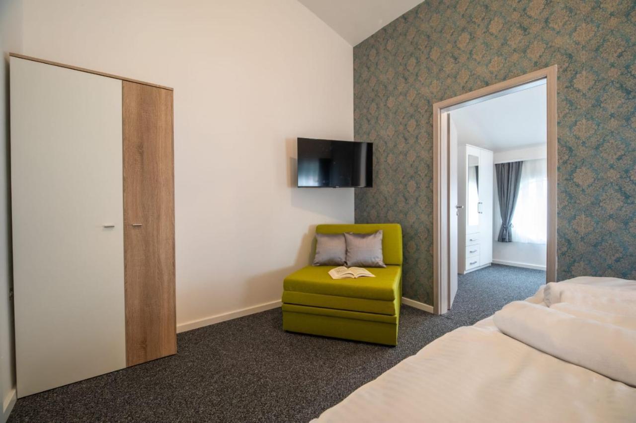 Four Roses Bed & Breakfast Zagreb Bagian luar foto