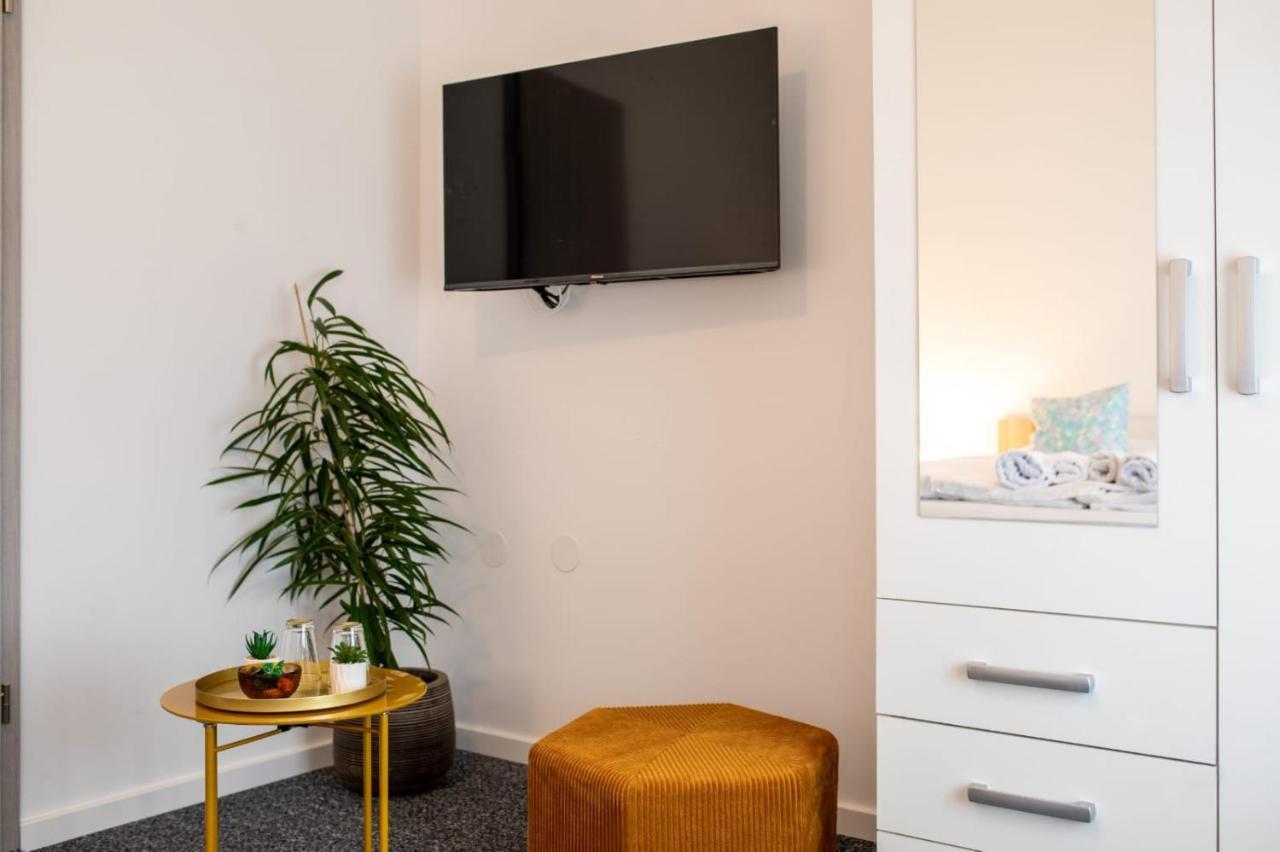 Four Roses Bed & Breakfast Zagreb Bagian luar foto