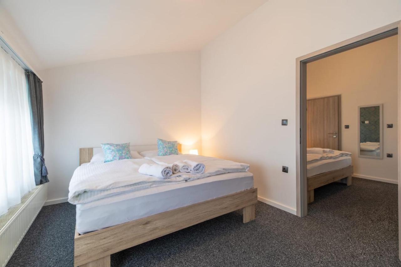 Four Roses Bed & Breakfast Zagreb Bagian luar foto
